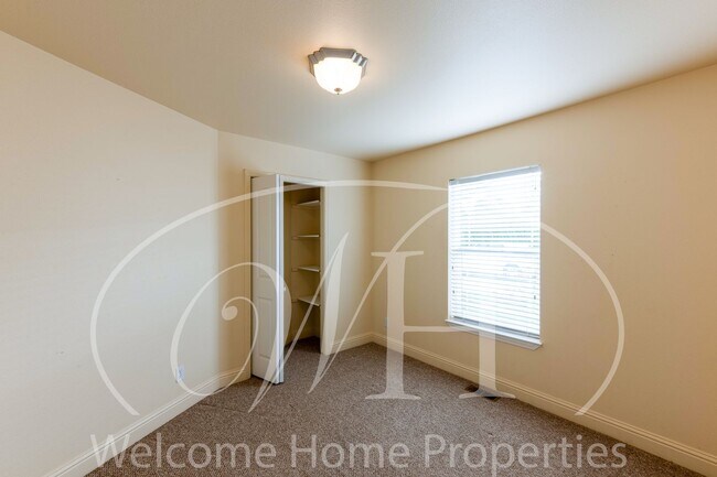 Building Photo - Spacious Home with Vaulted Ceilings