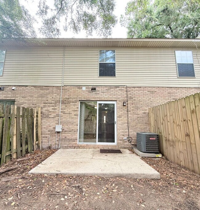 Building Photo - 10135 Vixen Pl