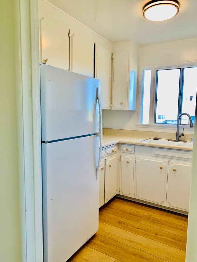 Building Photo - SCH217