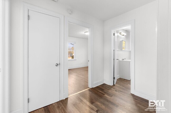 Building Photo - Welcome to your 2 bedroom, 1 bath home in South Hill!