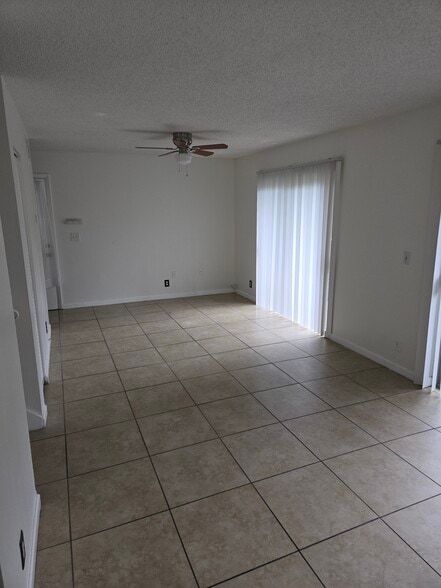 Building Photo - 8917 NW 28th Dr