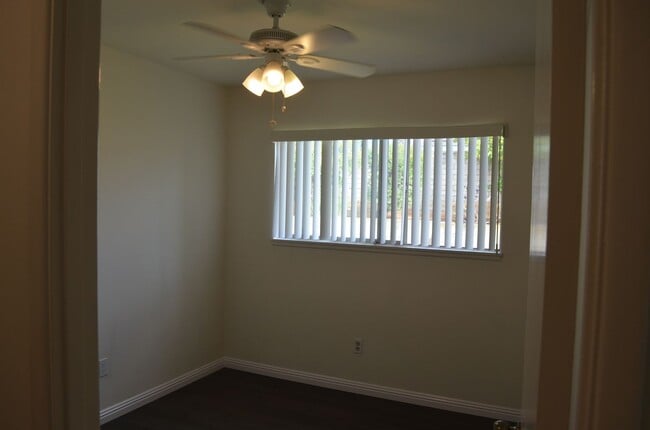 Building Photo - University City 4 Bedroom 2 Bath room Home for Rent