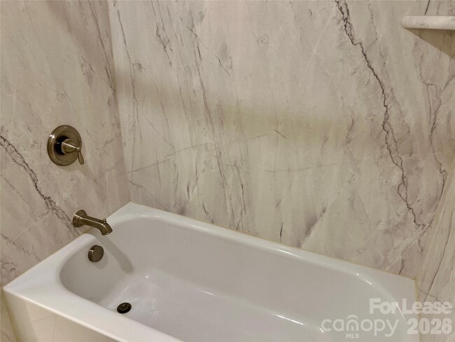 Building Photo - 751 Southwest Dr