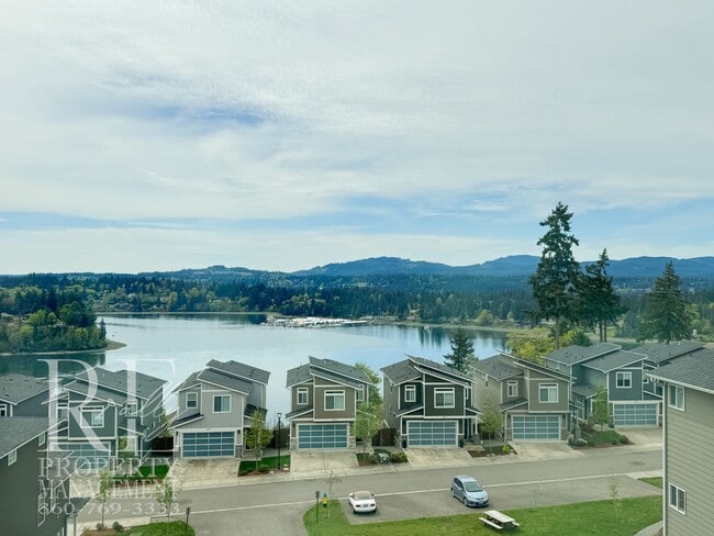 Building Photo - Modern 3-Story Bremerton Home with Water Views on Every Level