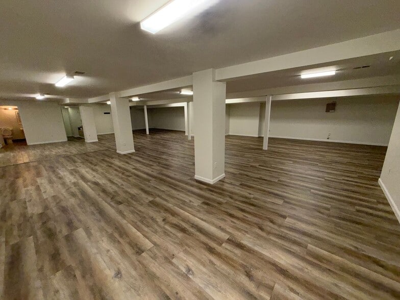 Building Photo - 17A N Main St