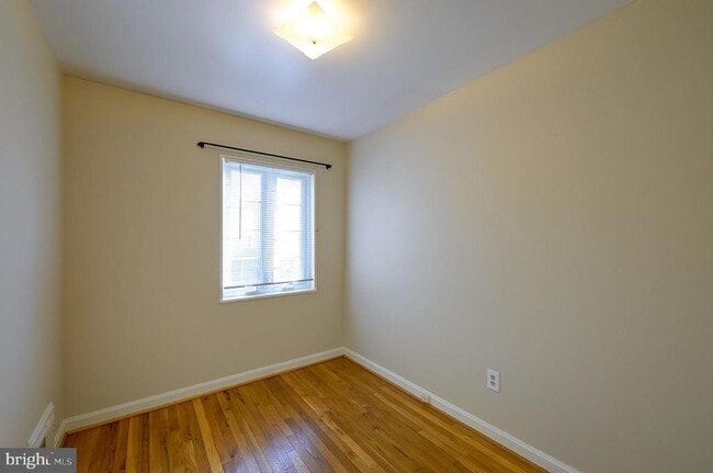 Building Photo - 9848 Hollow Glen Pl