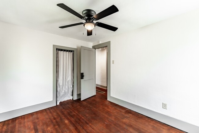 Building Photo - 210 Dewey St