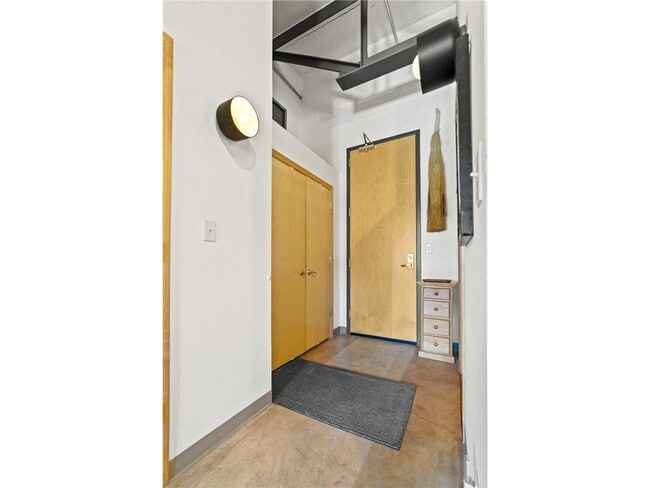 Building Photo - 111 E Franklin Ave