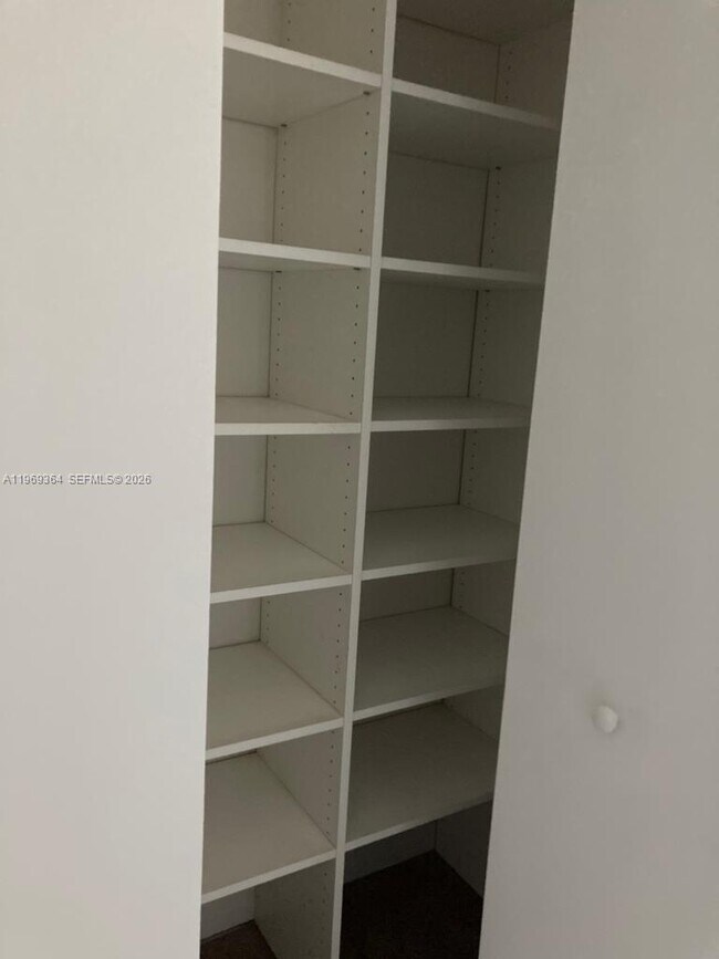 Building Photo - 1789 NE Miami Gardens Dr