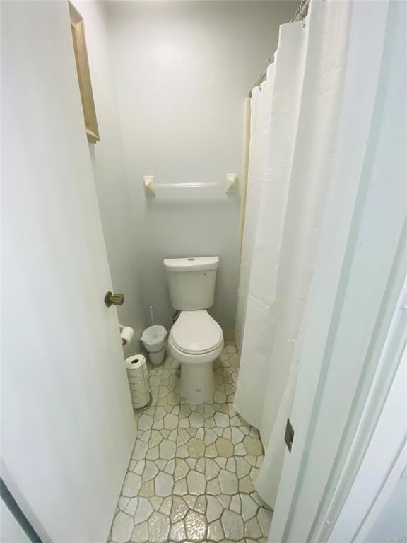 Building Photo - 3050 Sutton Dr