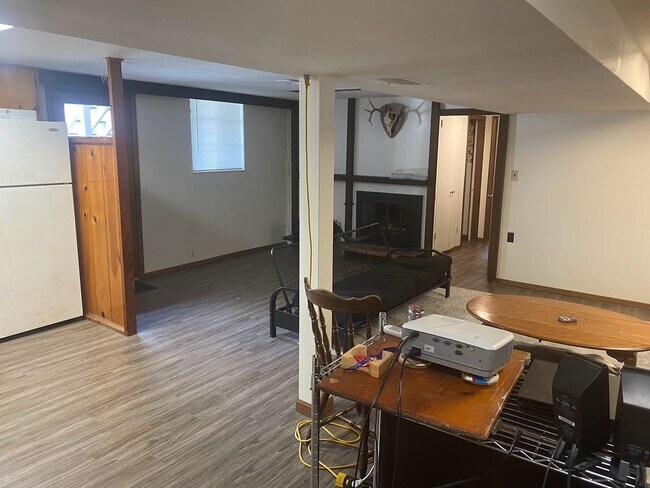 Building Photo - Italian Estates Property Management