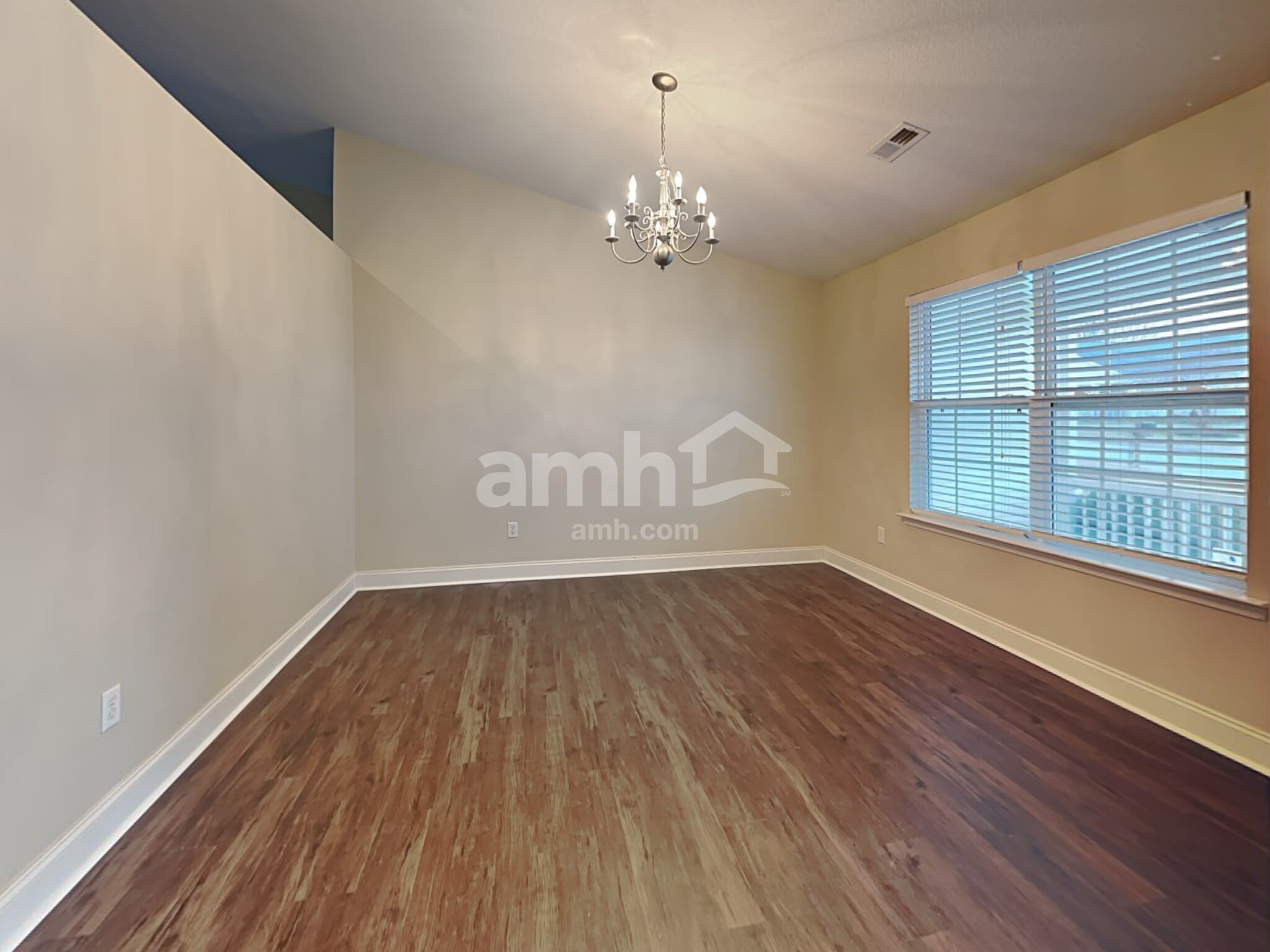 Building Photo - 230 Barberry Ln