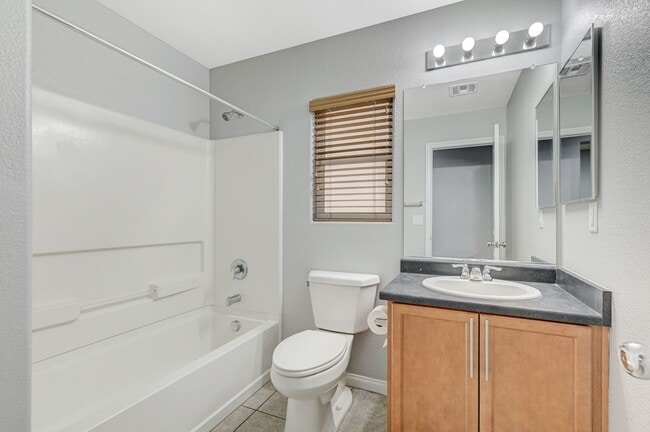 Building Photo - 5593 Markley Ave