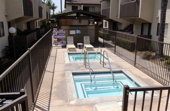 Building Photo - La Palma Terrace Apartments