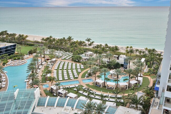 Building Photo - 4401 Collins Ave