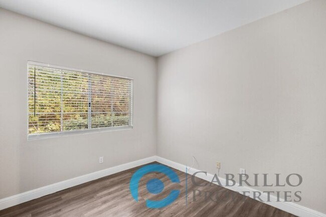 Building Photo - 3525 Grove St