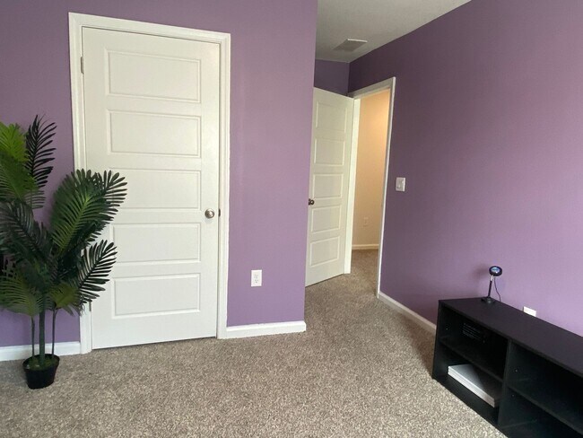 Building Photo - Functional 2-Story Design | 4BR + 2.5BA | Quick Access to I-10