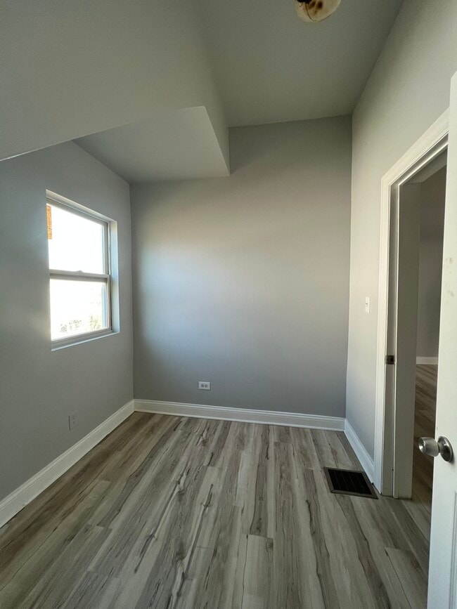 Building Photo - 7349 S Evans Ave