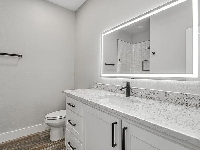 Building Photo - 90 Live Oak St
