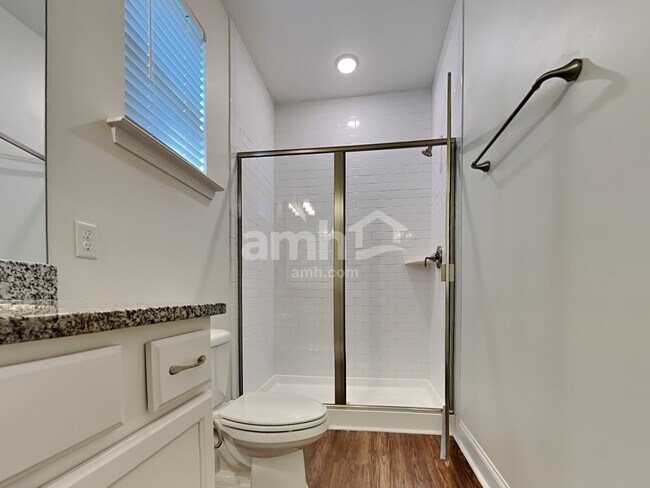 Building Photo - 227 Swan Dr