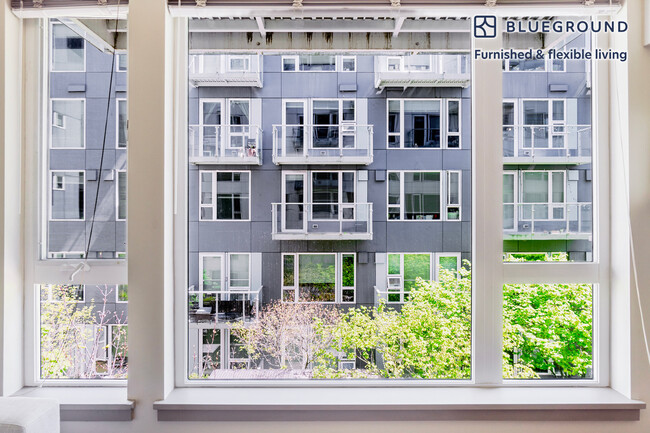 Building Photo - 1414 10th Ave