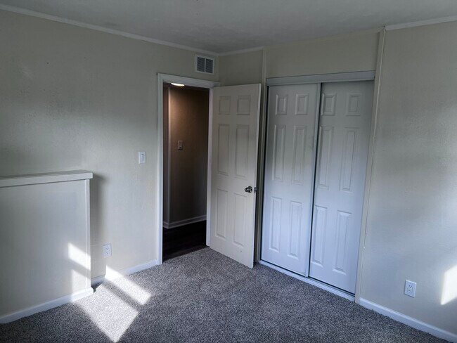 Building Photo - 5349 Pickford Dr