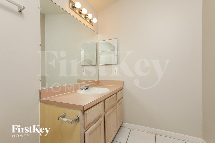 Building Photo - 7594 Groveoak Dr