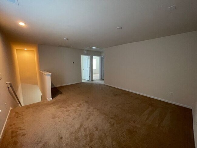 Building Photo - 4BR/3BA Home with Bedroom and Full Bath Downstairs Now Available In South Charlotte!