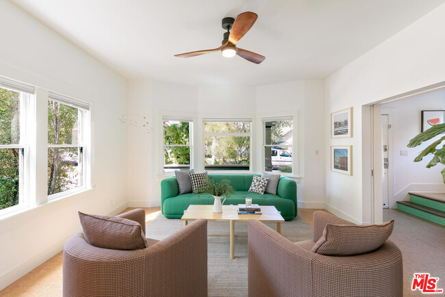 Building Photo - 5676 Hub St