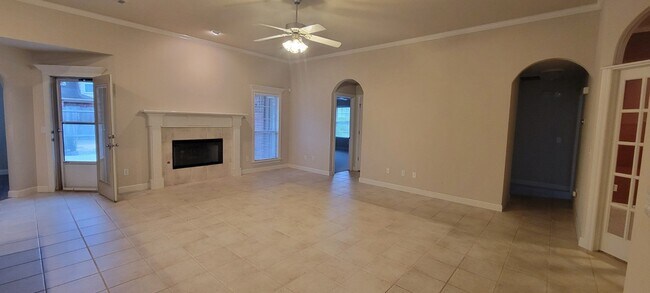 Building Photo - 1 Level Union School 3/2/2 w/ office and bonus room.