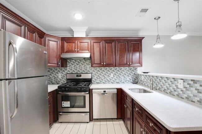 Building Photo - 60 Skillman Ave