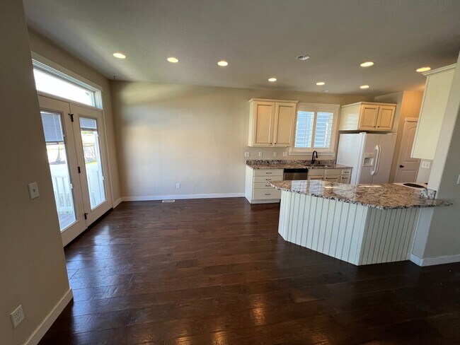 Building Photo - 978 Freedom Point Way