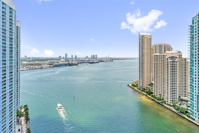 Building Photo - 300 Biscayne Blvd