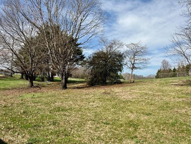 Building Photo - 180 Decatur St