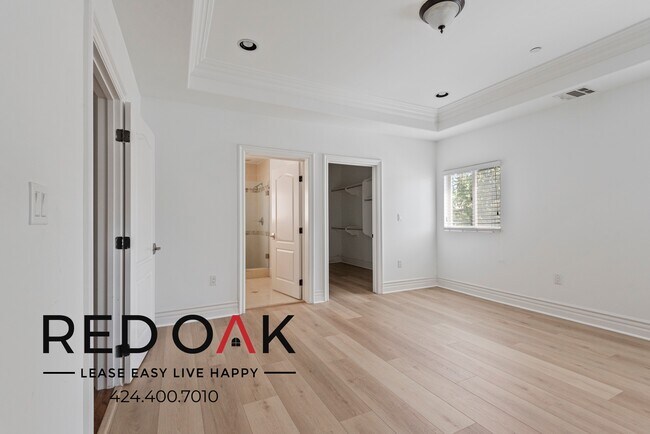 Building Photo - 10640 Woodbridge St