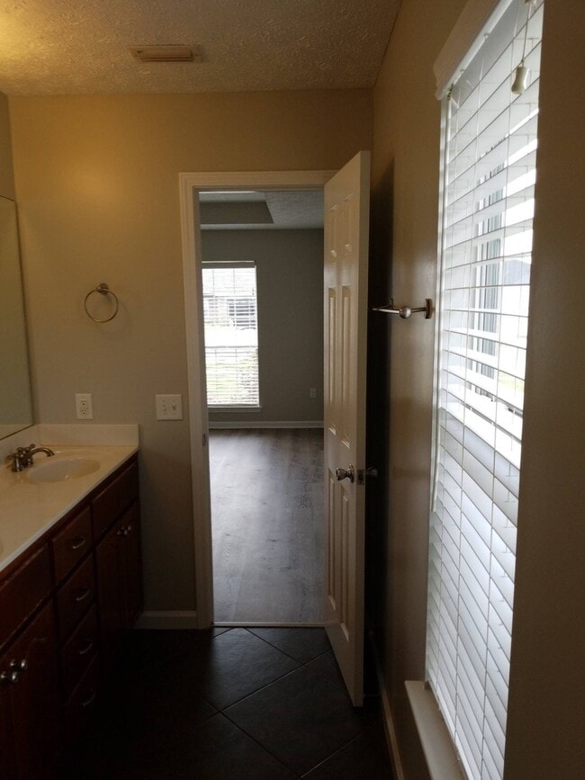 Building Photo - 2915 Cedars Crossing