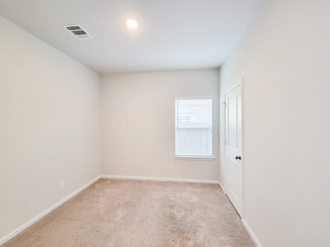 Building Photo - 94 Valiant Ridge Trail