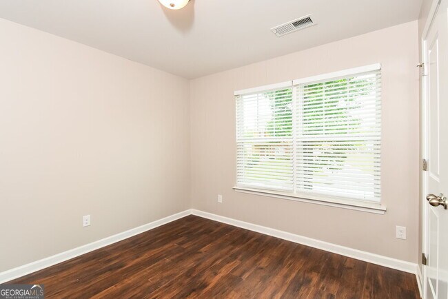 Building Photo - 4025 Tarnwood Pl