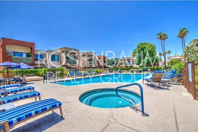 Building Photo - Beautiful 2-beds, 2-baths ground-level cor...