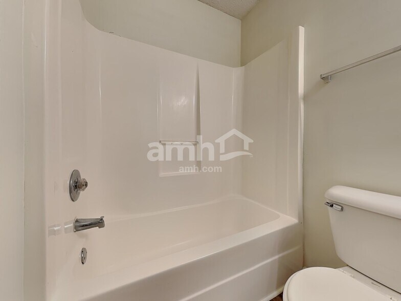 Building Photo - 148 Ventura Trl