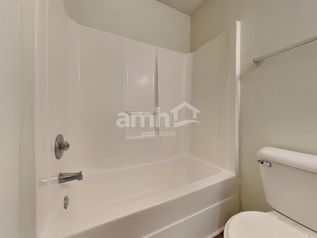 Building Photo - 148 Ventura Trl