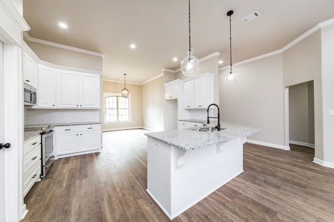 Building Photo - 17304 Hollow Pine Dr
