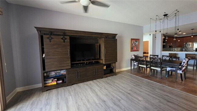 Building Photo - 628 Cleveland St