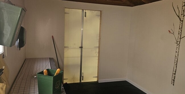 Building Photo - 227 Thurber Ave