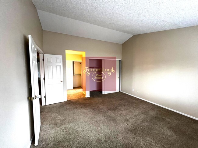 Building Photo - Home in Southwest Reno, 4 bedrooms - KAY D...