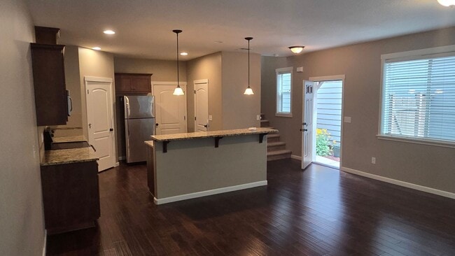 Building Photo - Spacious 3 Bedroom, 2.5 Bathroom Home in Prime Location