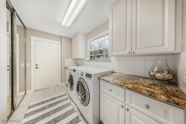 Building Photo - 4585 Pasadena Ct