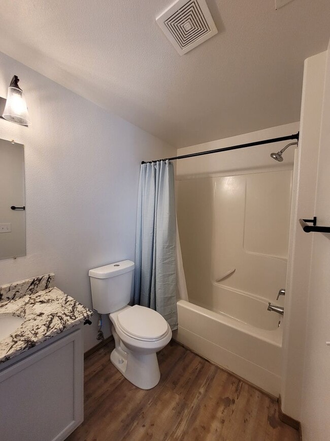 Building Photo - August Rent FREE - 4 Bedroom / Triple Car Garage
