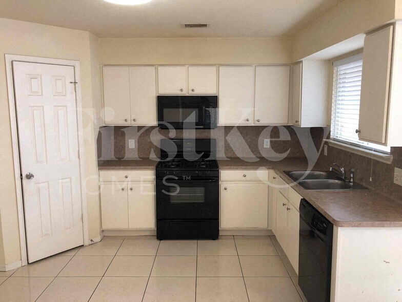 Building Photo - 1123 Intrepid Oak Ln