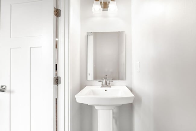 Building Photo - 418 W Tremont Ave